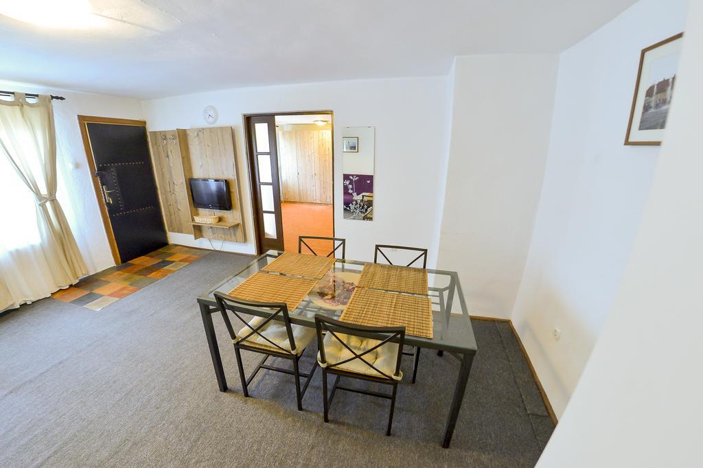 Apartment Gabriel Sibiu Exteriör bild